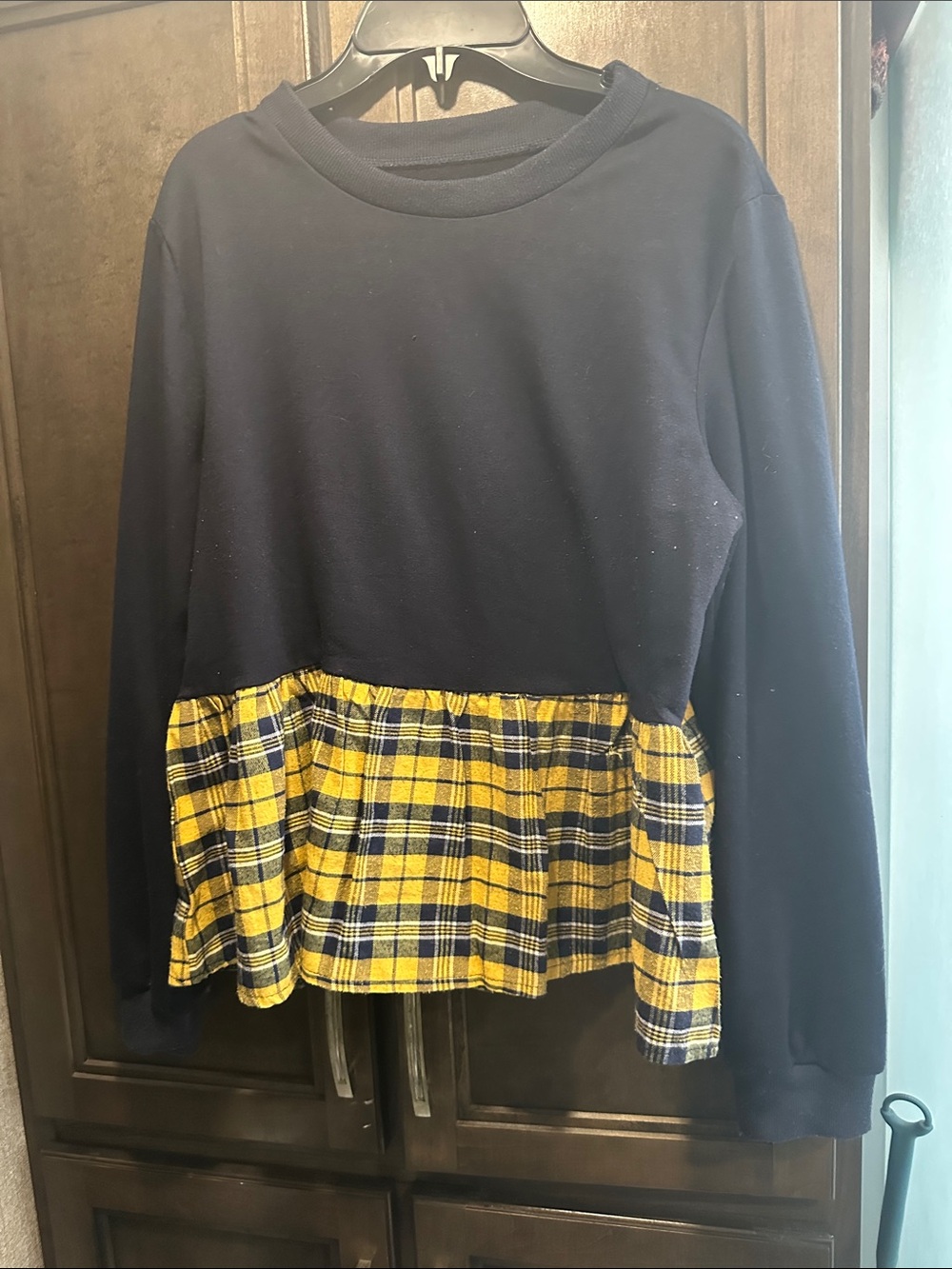 Source Unknown Navy Sweatshirt with Yellow Plaid Ruffle Hem